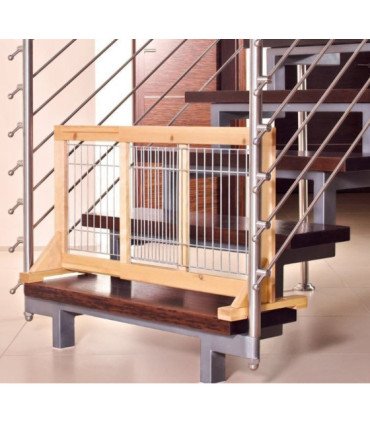 Barrera de madera para mascotas con barrotes galvanizados